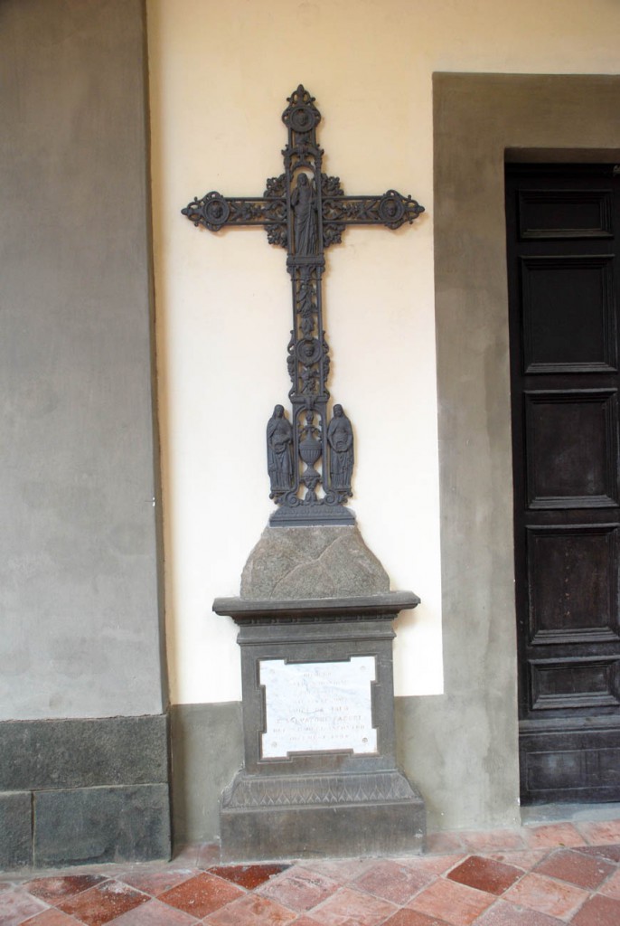 Croce dei Santi Per Giorgio arte internazionale a Massa pt