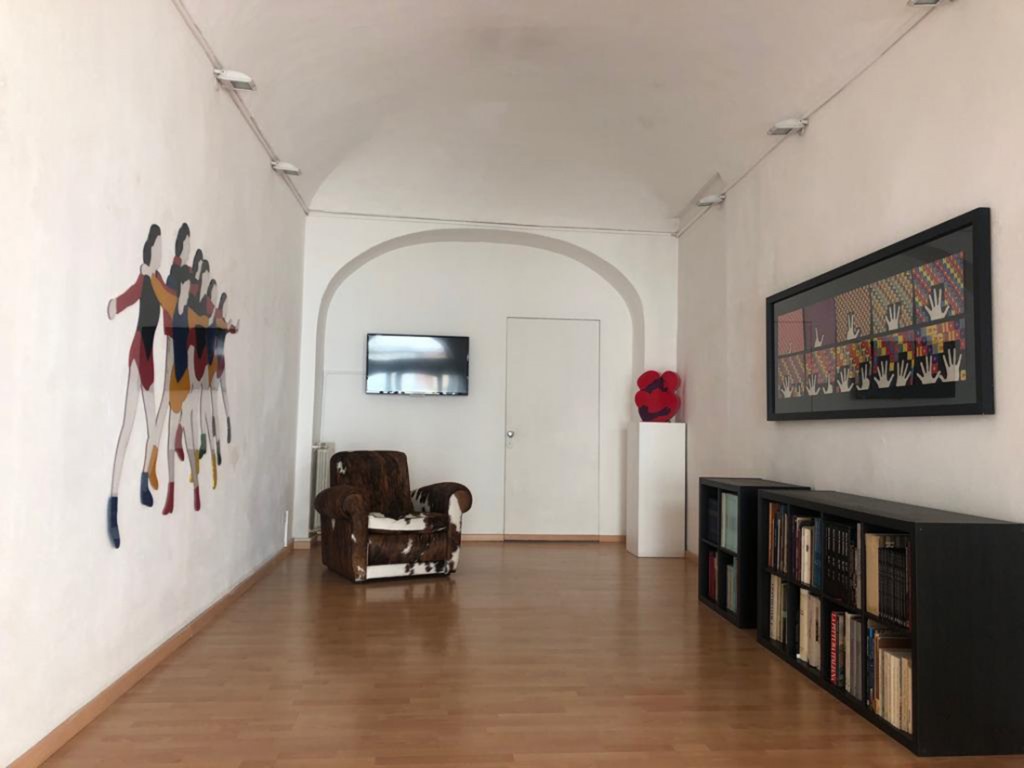 Galleria ViadeiMercati Lodola Boetti