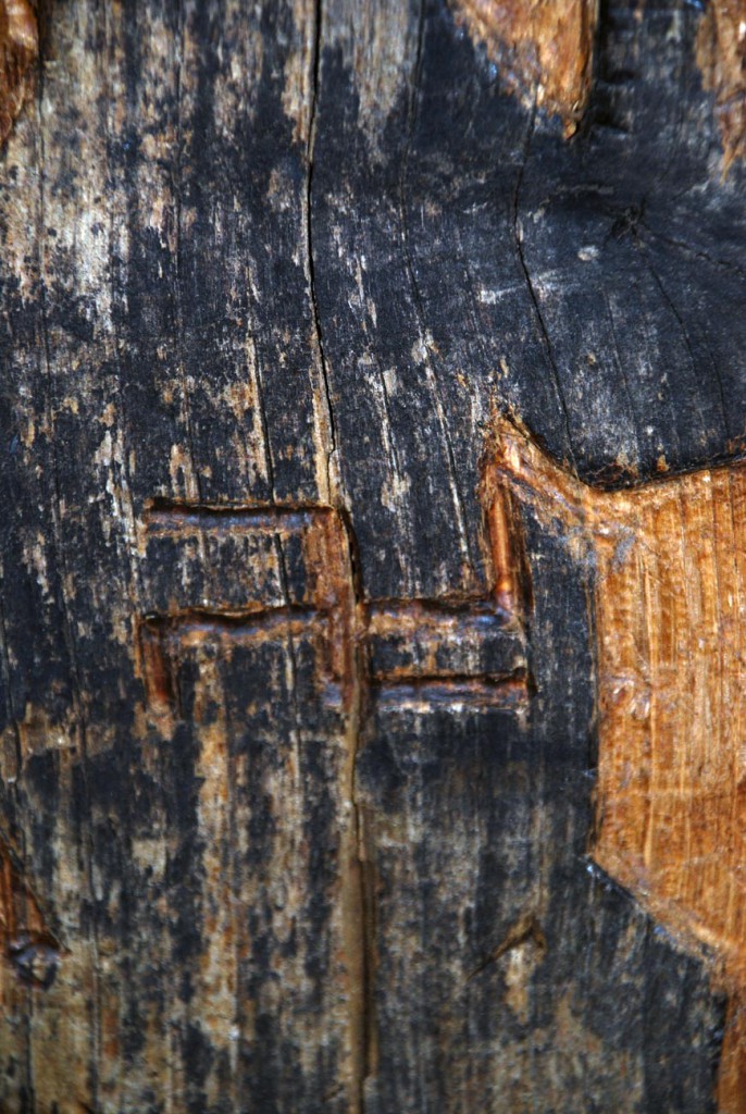 filippo biagioli pannello rituale in legno in vendita particolare svastica ritual wood panel for sale swastika
