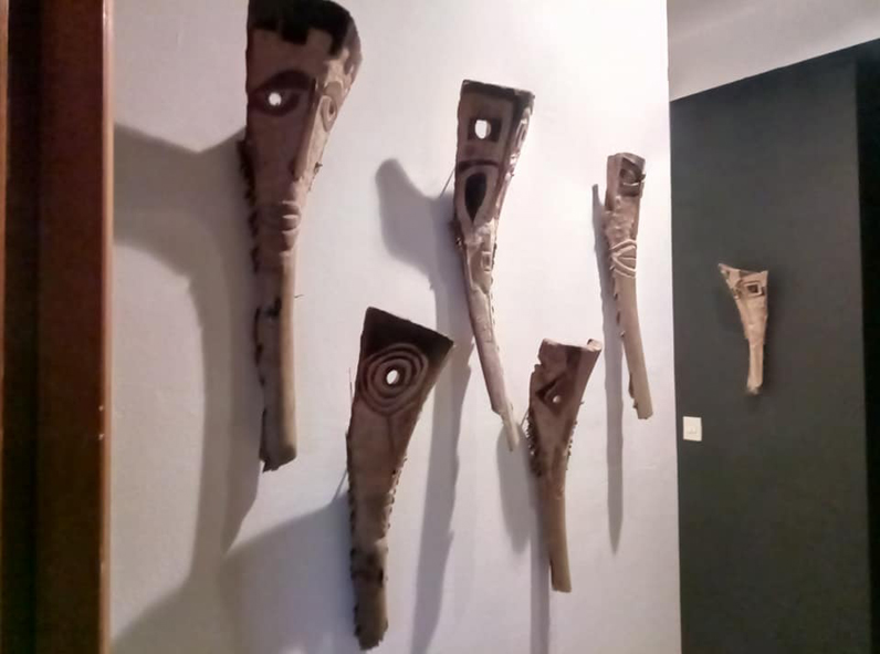filippo biagioli maschera in legno di palma mediterranea mostra onzo 5