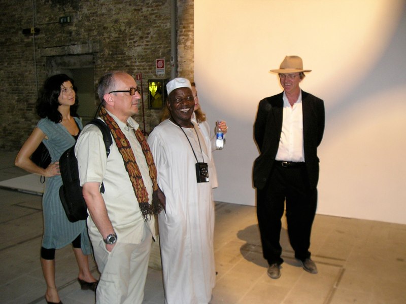 Malik Sibidè (Leone d'Oro alla carriera), Giuliano Arnaldi e il Direttore Robert Storr